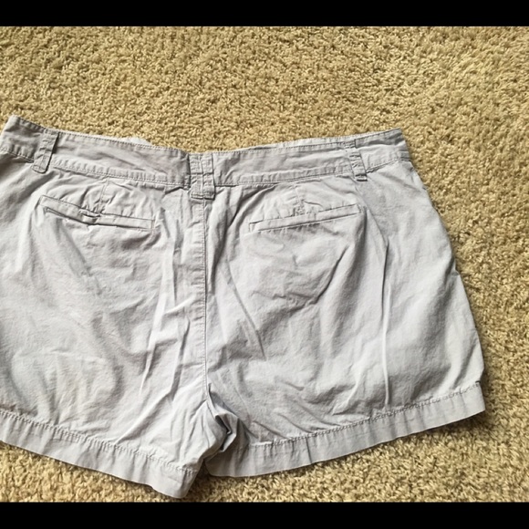 Size 14 Loft Gray 5inch shorts - Picture 3 of 4
